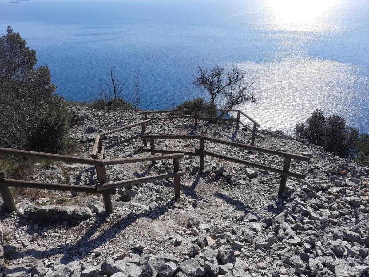 Agriturismo Ai Tre Sentieri Aurisina Exteriör bild