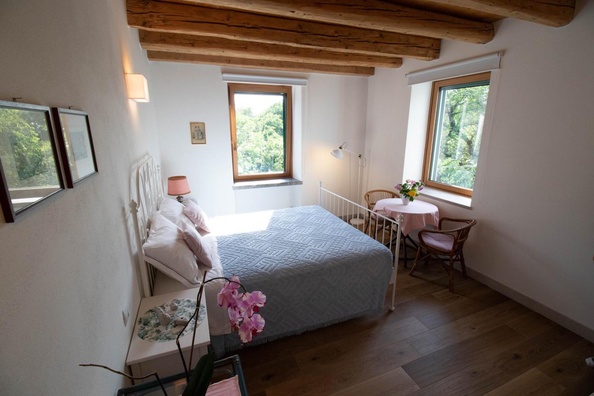 Agriturismo Ai Tre Sentieri Aurisina Rum bild