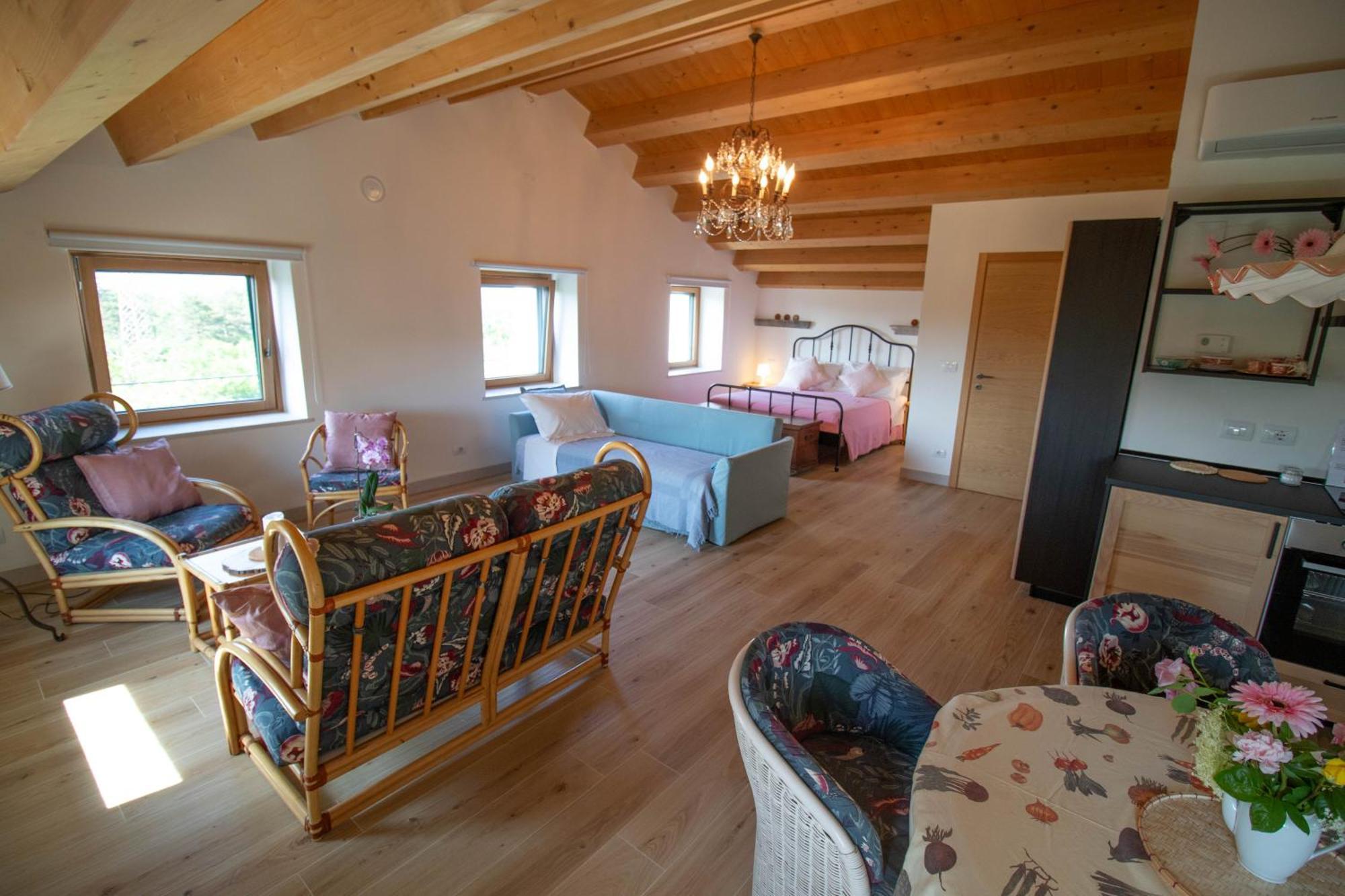 Agriturismo Ai Tre Sentieri Aurisina Rum bild